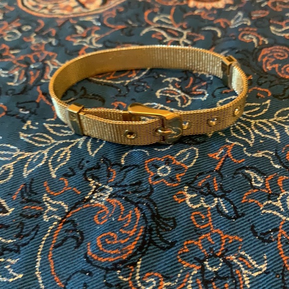 Bracelets 🌸🌸 - Picture 3 of 3